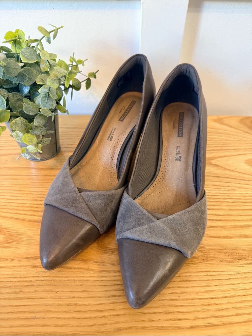 🌿2/$25 • Clarks Linvale Vena Pointed-Toe kitten-Heel Pumps